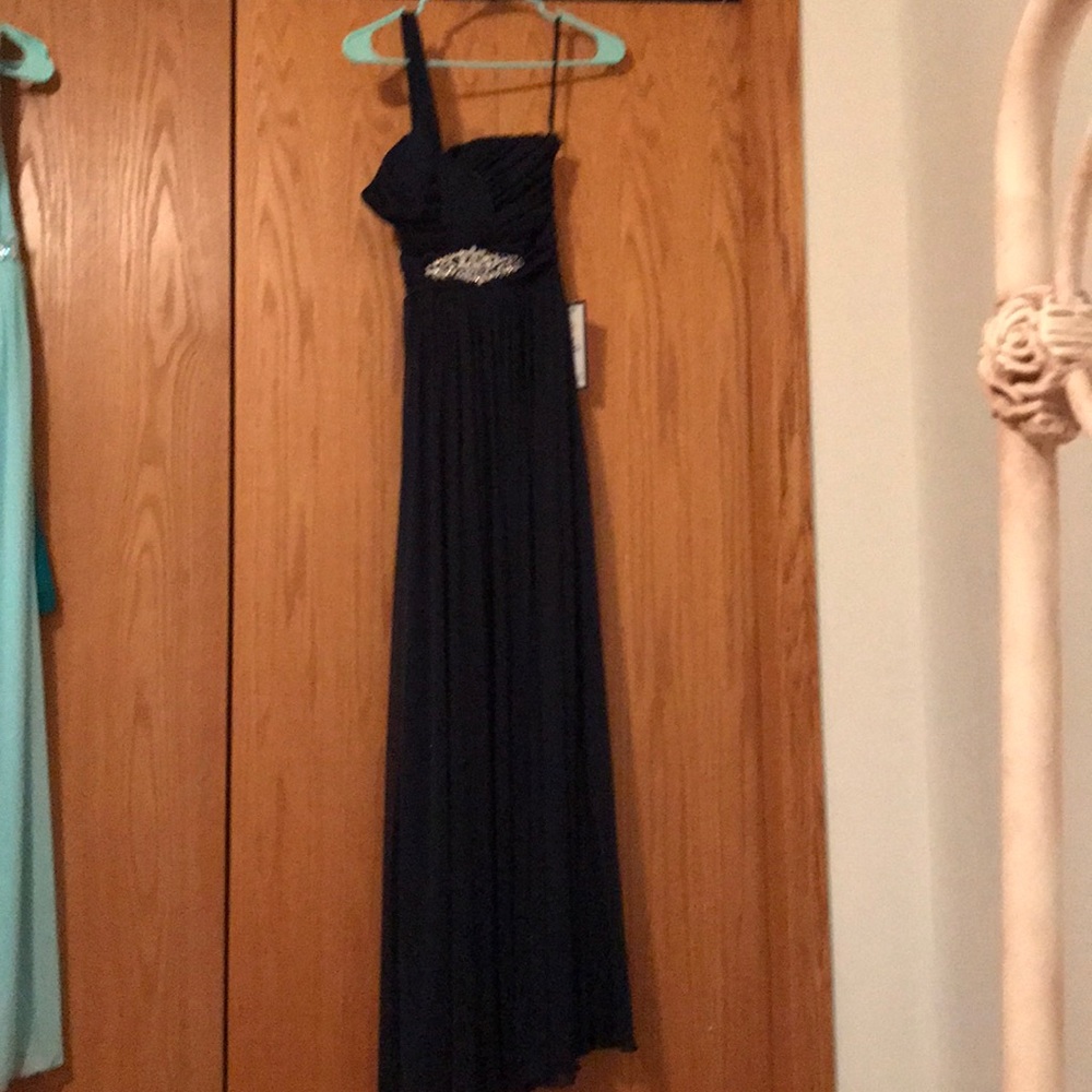 ACCEPTING OFFERS NWT long navy prom dress size 3